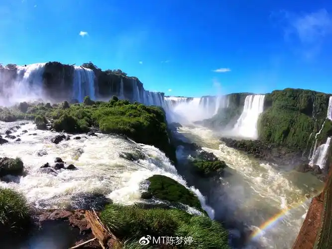 春光乍泄中的伊瓜苏瀑布爱过的都是风景