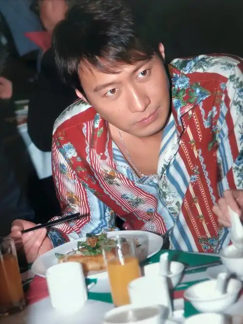 嗯伙食还不错黎明港星男神四大天王