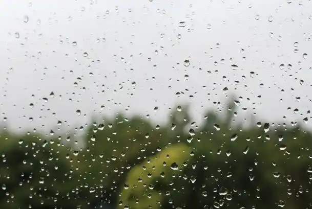 2019下雨天心情不好的说说怎么发有点烦躁的朋友圈配文