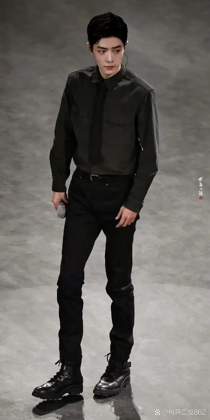 肖战恼人的秋风真的是最让人上头的舞台之一.