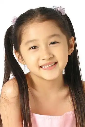 关晓彤小时候上节目爆父母的黑料,耿直又可爱