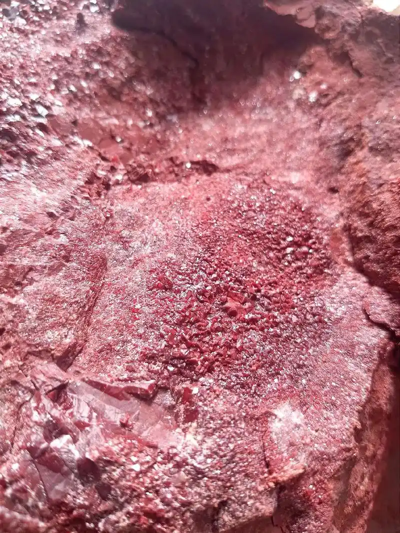 天然朱砂原石,又名硫化汞矿体,#矿物晶体 #原石毛料 #矿物 - 抖音