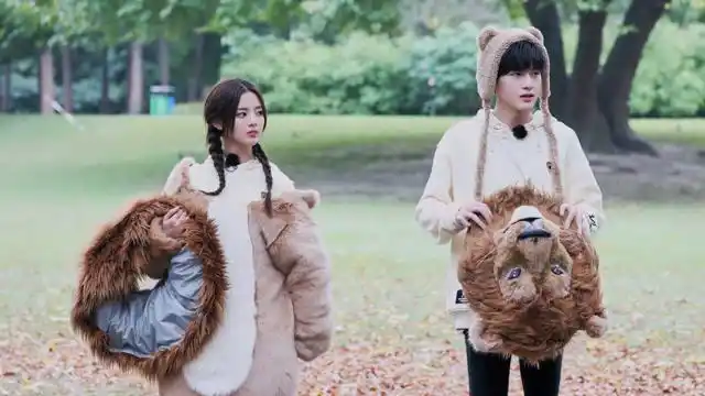 杨超越翟潇闻杨迪跳韩国超火螃蟹舞