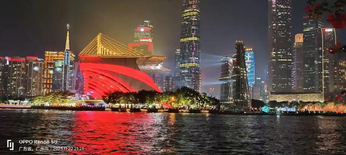 时隔三年的灯光秀#夜色迷人 #广州花城广场夜景 #灯光秀打卡 - 抖音