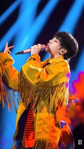 华晨宇的2018年密集行程收获颇丰,音乐节演唱会满满都是感动