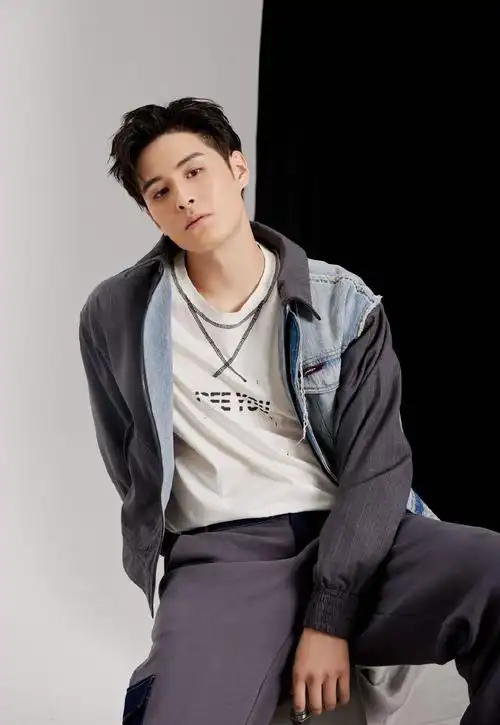 牛子藩清爽帅气写真图片