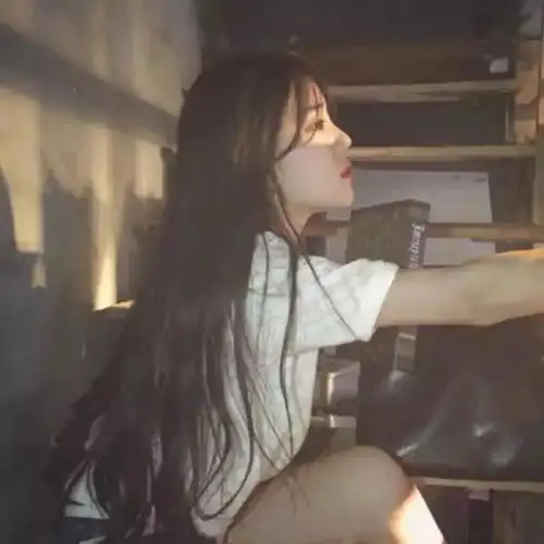 女生头像 真人 侧颜 意境