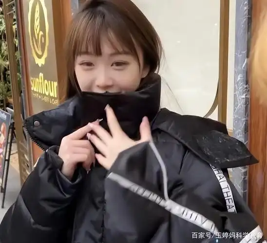 上戏19岁女生因颜值走红,证件照清纯如初恋,网友:复读考上戏-图3