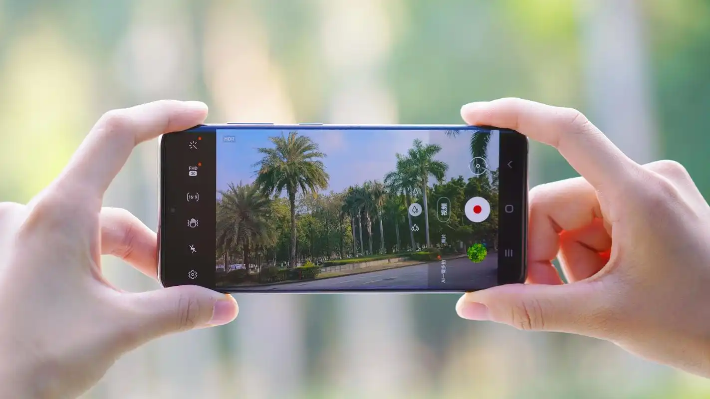 用手机拍照,记得打开"万能模式",拍出的照片提升几个档次!