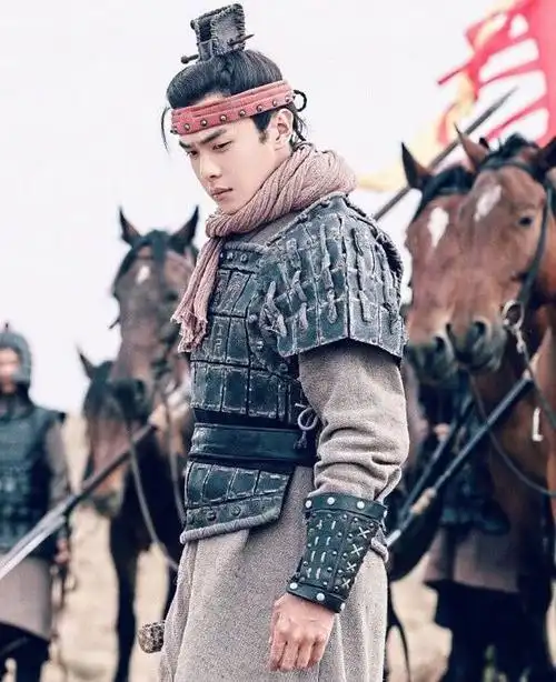 白宇新剧《霍去病》来袭,一身戎装吸睛无数,"糙汉子"形象十足