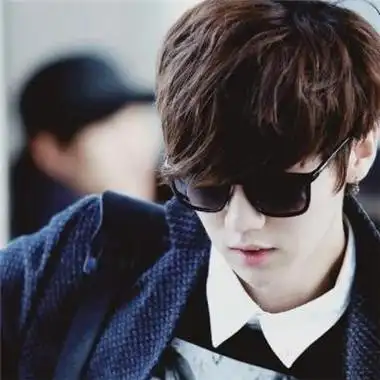 墨镜帅哥图片头像 男生头像图片大全 -【爱个性】