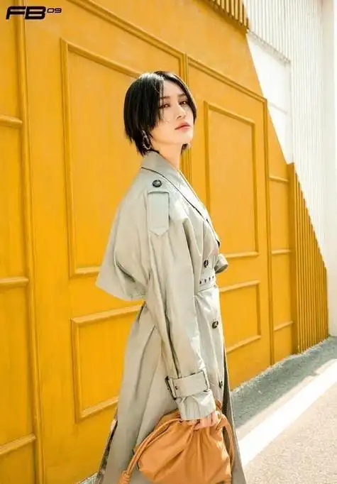 江映蓉现在的处境完全是自己咎由自取,一手好牌打得稀巴烂,曾经出道时