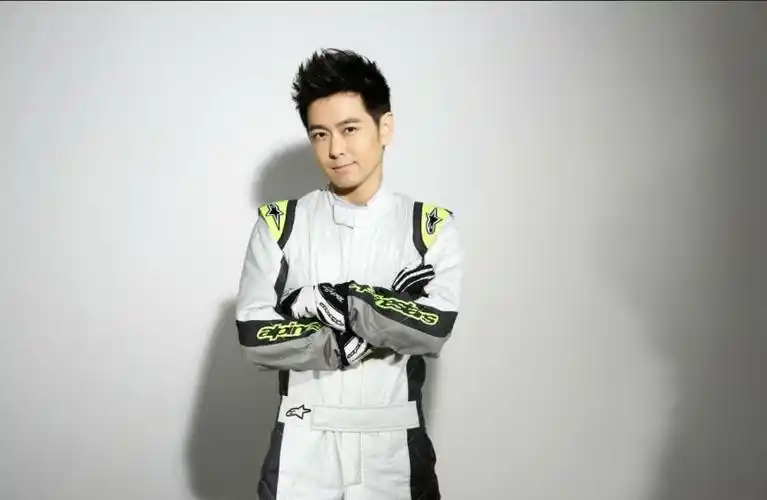 人物简介 中文名:林志颖[1-2]英文名:jimmy lin 昵称:jimmy lin,小志