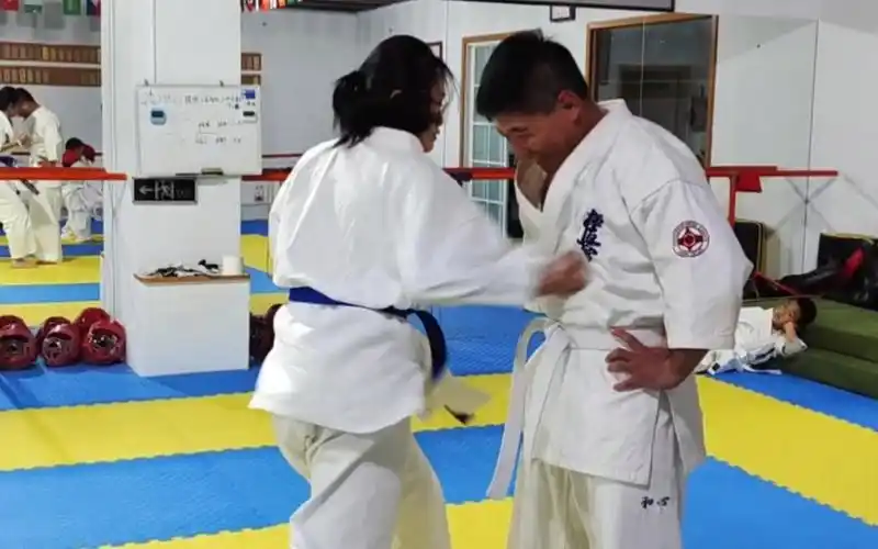 腹部抗击打训练—这腹肌打得我手疼!