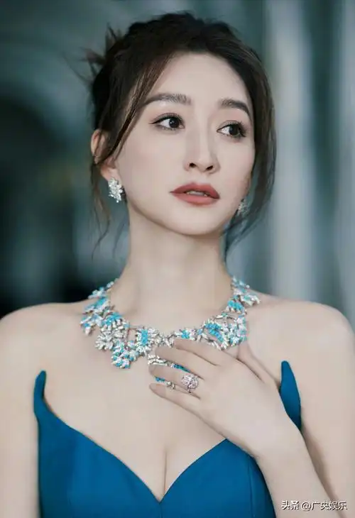 李小冉的长相如何惊艳众生,你怎能不为她倾倒?_评价_气质_形象