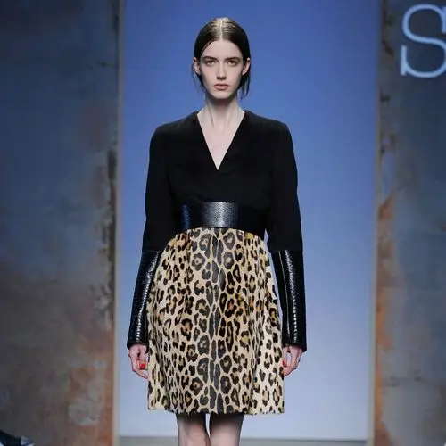 欧洲站走秀大牌款2014秋新品厂家直销实体批发豹纹长袖v领连衣裙