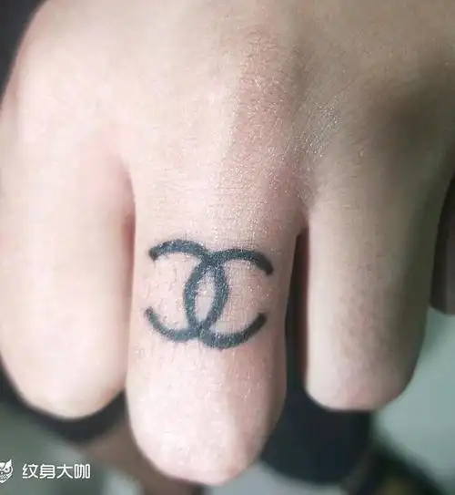 小手指两枚_纹身图案手稿图片_王卓的纹身作品集