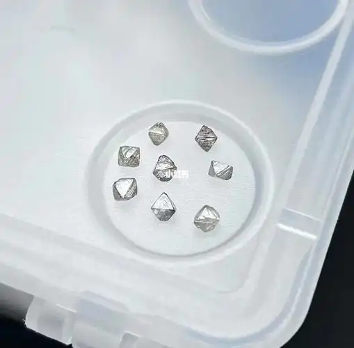 沉寂许久今天来搞点好玩的钻石原石