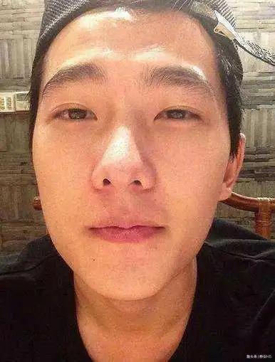 男星素颜照,看看李现,太真实了