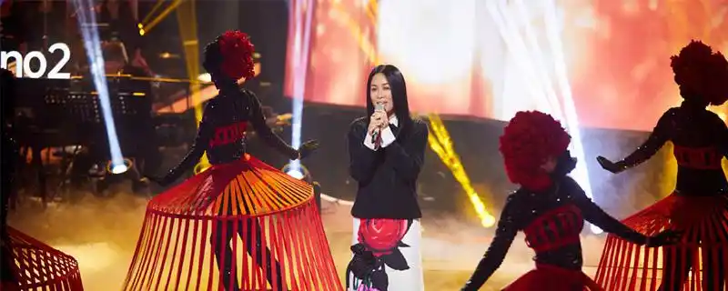 蒙面唱将猜猜猜第四季那英唱的什么歌