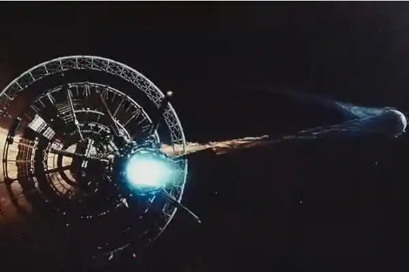 流浪地球中吴京驾驶空间站撞向木星时谁注意他喊出2字