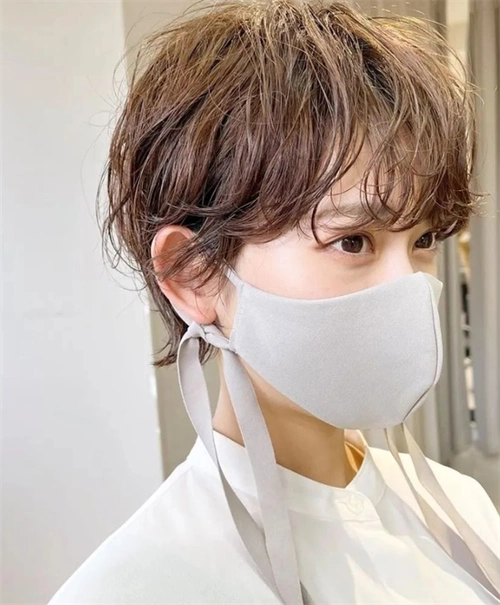 湿发纹理烫短发 洋气时髦超个性_女生烫发 - 美发站