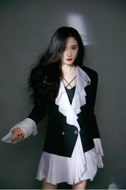 假发假臀假身高,看了明星的真实一面,网友:我的容貌焦虑治好了