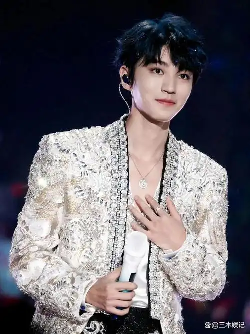 王俊凯怒斥"代拍"乱象:呼吁维护公共秩序与尊重明星权益