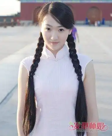 国外长发大辫子美女图片 越南美女长发大辫子诱惑图片