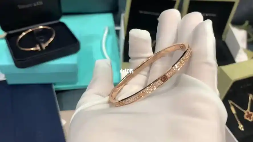 卡地亚窄版满天星手镯送女友_手镯_女朋友_满天星_卡地亚怎么样