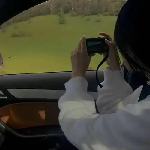 今日头像建议大家不要再坐地铁了