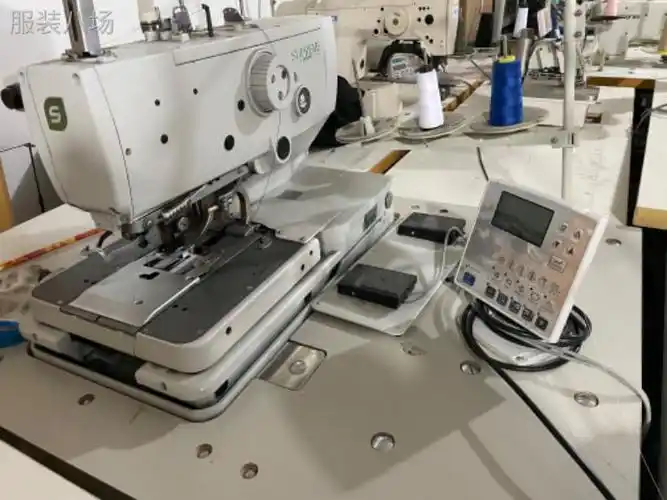 出售舒普电脑圆头锁眼机