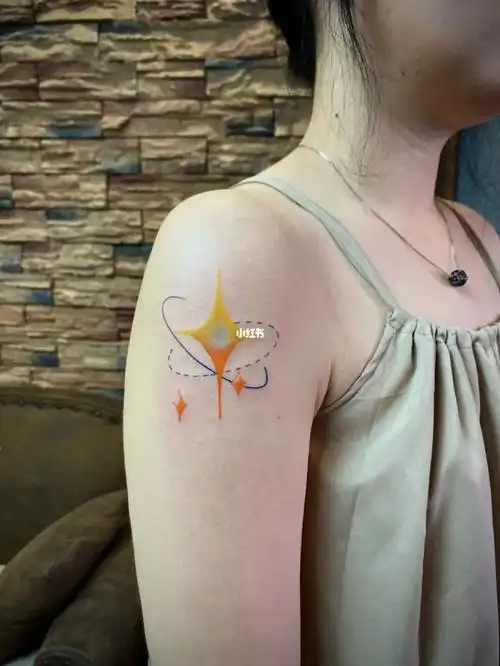 星星纹身女生纹身小清新纹身