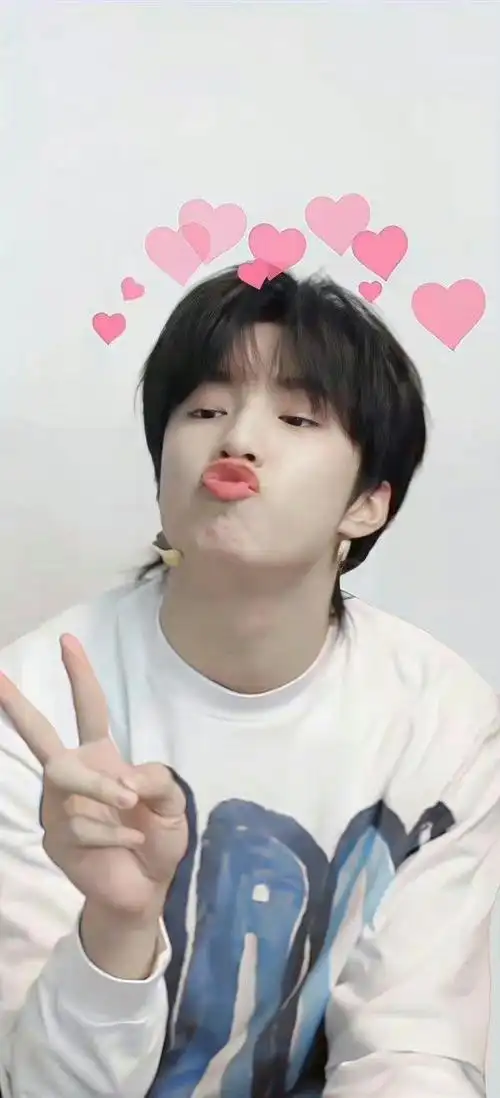 让我亲亲哈哈哈哈哈哈,可爱晕了宝贝呜呜呜刘耀文超话