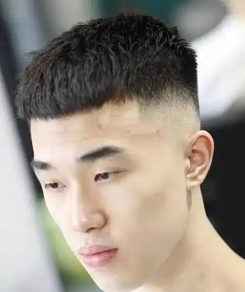 男生今年试试这些流行短发,干净又利落又有型