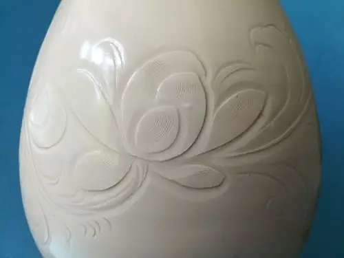 竹丝排刷痕,北宋定白瓷袭承邢白瓷旧制.