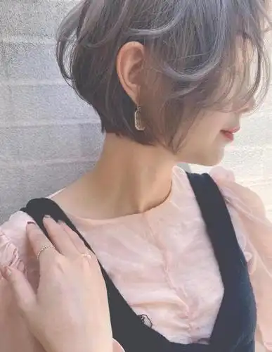 法式慵懒齐肩发图片 法式波波头很有浪漫女人味 - 女士短发 - 发型站