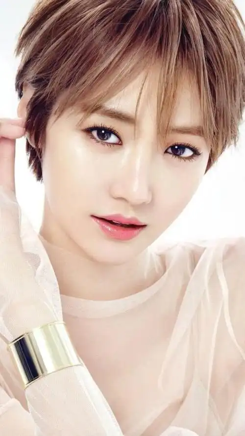 精美图集短发女神高俊熙