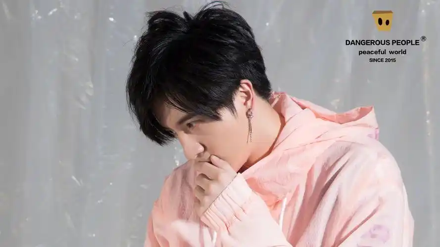 薛之谦 宽屏壁纸 2018/09/19(壁纸7)