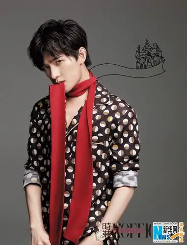 杨洋登《时装男士》封面 一笑倾城魅力难挡