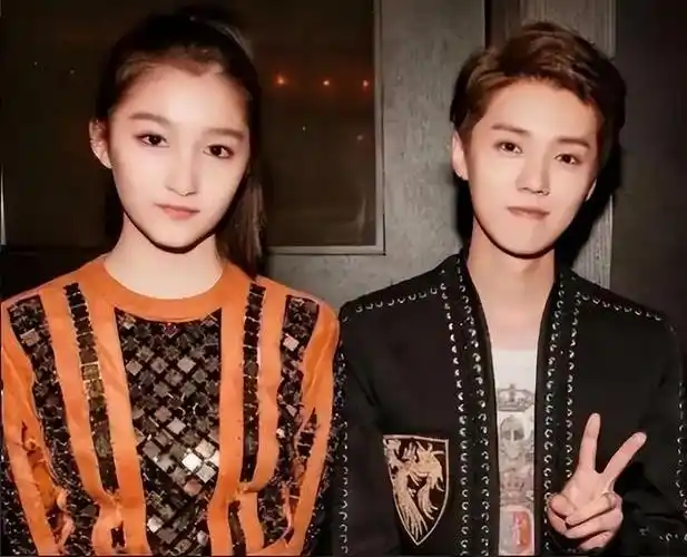 对比判刑13年的吴亦凡,再看27岁情定关晓彤的鹿晗,人间苏醒