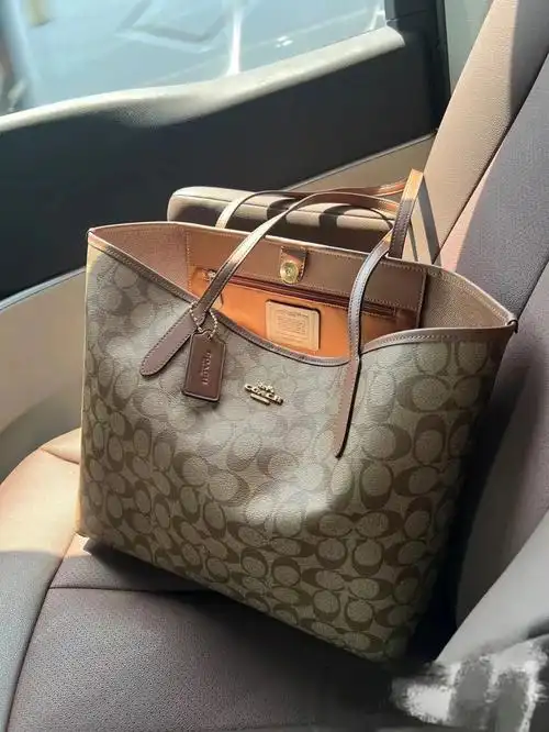 coach托特包