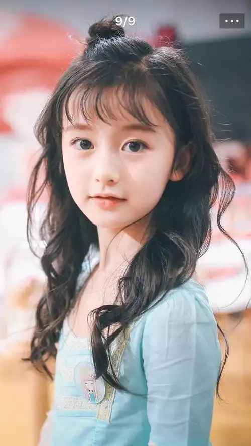 出名要趁早这位神仙颜值的小女孩6岁就被王思聪关注上了