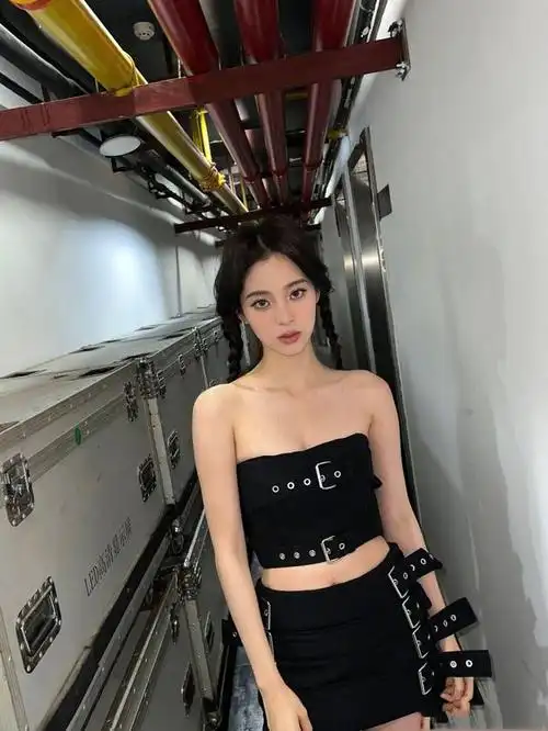 欧阳娜娜撮合反抢姊妹心上人引发千金愤怒群聊惨被踢