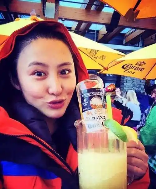 原创阳光26岁嫁聂远4年后男方净身出户而她38岁却被嘲网红脸