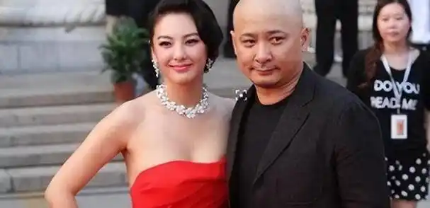 黄渤曾被她吻到羞涩,与导演同居12年遭抛弃,今47岁坐拥40亿资产