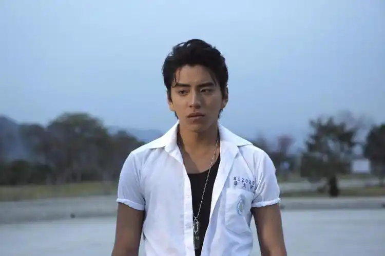 2015年,一部《我的少女时代》,让很多观众认识了王大陆这个演员.