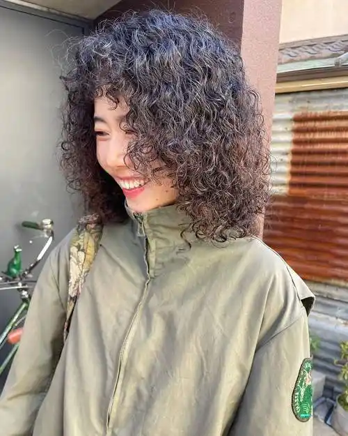 烫发没目标,就选全头小卷卷,没想到这么美_发型_头发_魅力