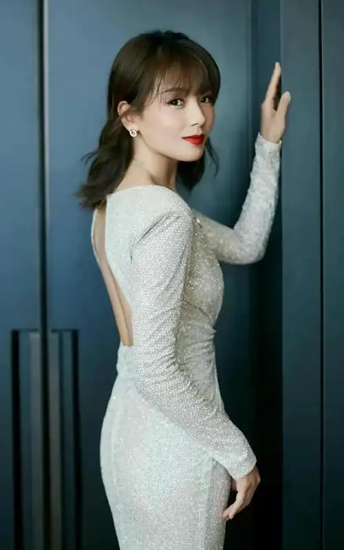 刘涛身姿卓越风情万种优雅迷人