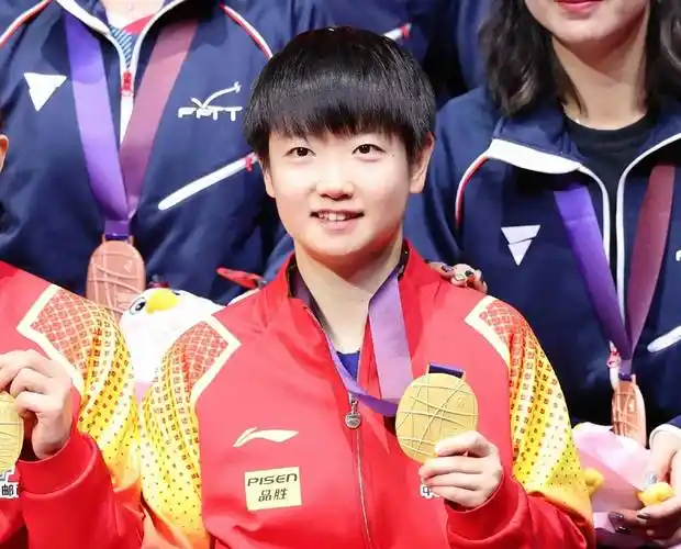 乒坛霸主:孙颖莎备战新加坡大满贯,霸气决赛表现令人惊艳